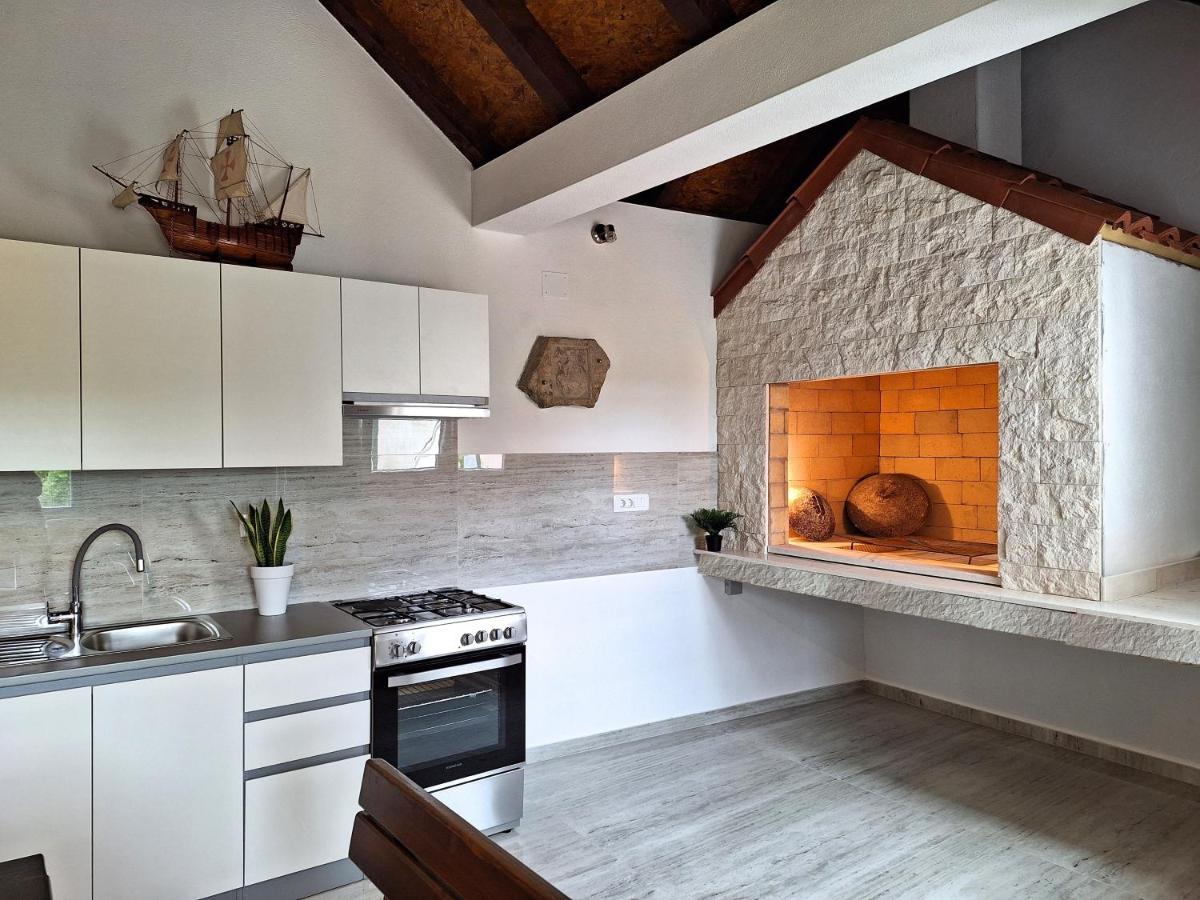 Apartment Silver Star Kastela Bagian luar foto